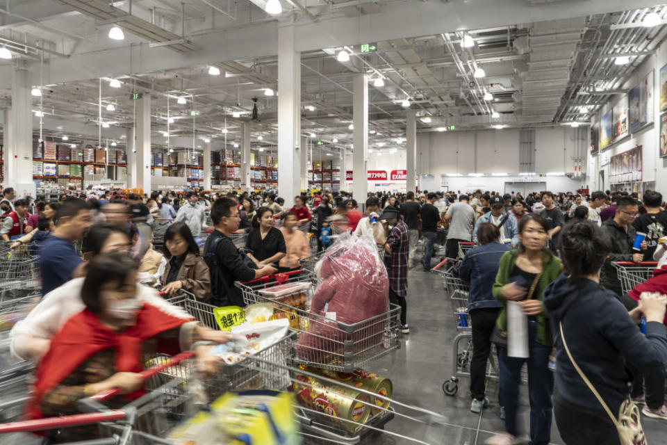 早前開業的倉儲式超市Costco，吸引大批港人北上，有深圳居民警告，香港必須尋找新的賣點