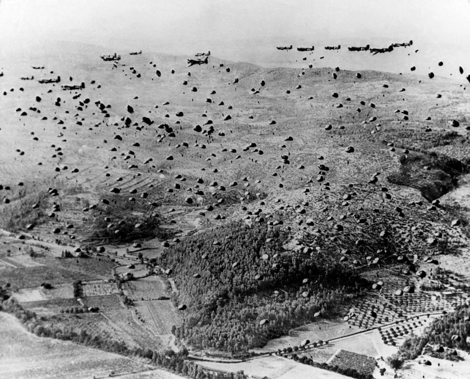 PHOTO: Hundreds of American paratroopers drop into Normandy, France on or near D-Day, June 6, 1944.  (Hulton Deutsch/Corbis via Getty Images)