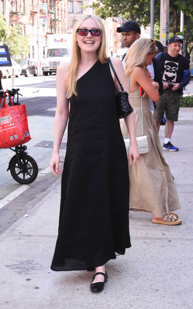 NEW YORK, NY – JUNE 03: Dakota Fanning is seen on June 3, 2024 in New York City.  (Photo by Patricia Schlein/Star Max/GC Images)