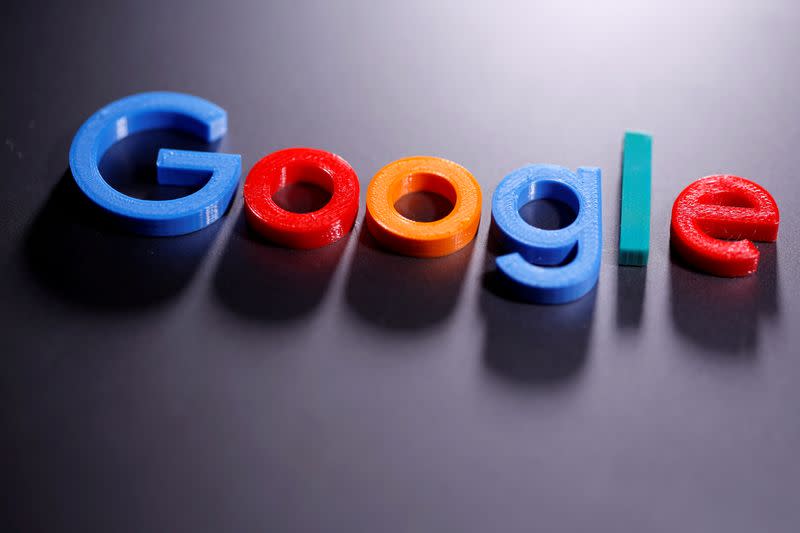 FOTO DE ARCHIVO: Un logo impreso en 3D de Google se ve en esta ilustración tomada el 12 de abril de 2020