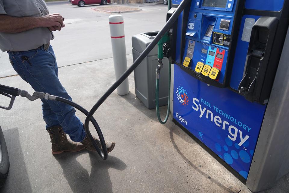 The average price in Austin has dropped 10 cents per gallon in the past week, and currently averages $2.71 per gallon of regular unleaded gasoline, according to industry website GasBuddy, which tracks fuel prices across the country.
