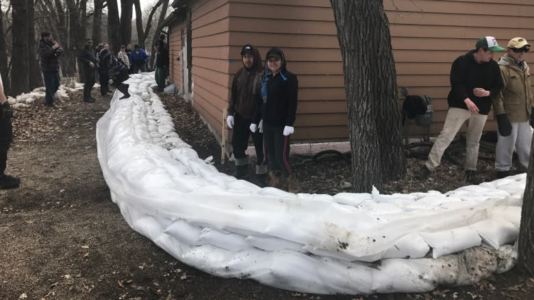 Assiniboine River set to crest in Brandon, Man.