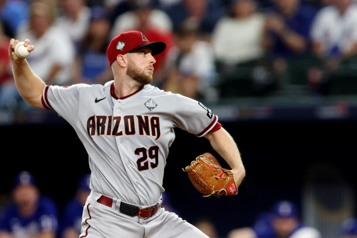Diamondbacks starter Merrill Kelly changed the balance of power in Game 2 by keeping the Rangers off-balance