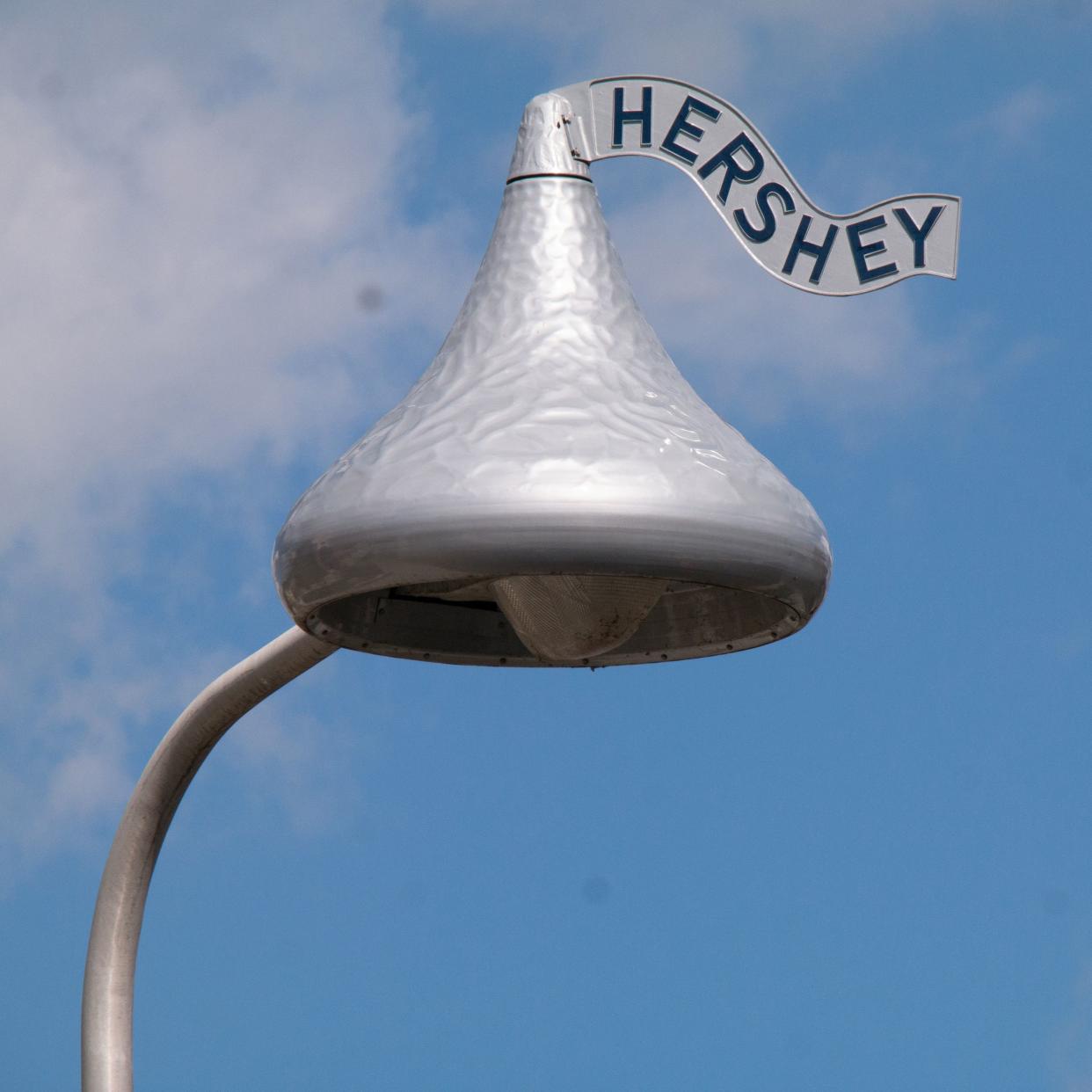 street light shaped like Hershey Kiss, Hershey, Pennsylvania