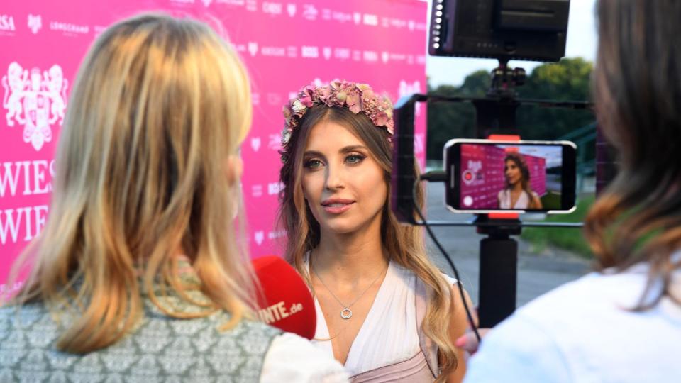 Bei der «Wiesn Wiesn Charity Night» spricht Cathy Hummels auch über ihre eigenen Depressionen.