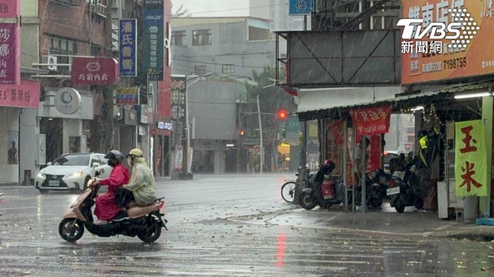 昨日中午有明顯降雨。（圖／TVBS）