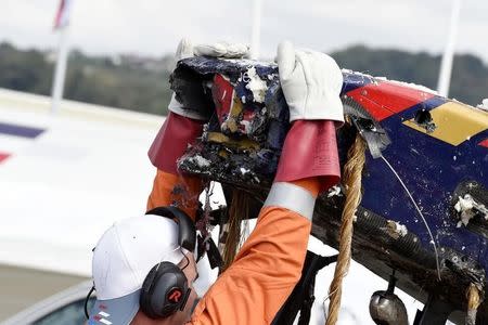 Formula One - F1 - Russian Grand Prix 2015 - Sochi Autodrom, Sochi, Russia - 10/10/15 The car of Toro Rosso's Carlos Sainz Junior after a crash during practice Mandatory Credit: Action Images / Hoch Zwei