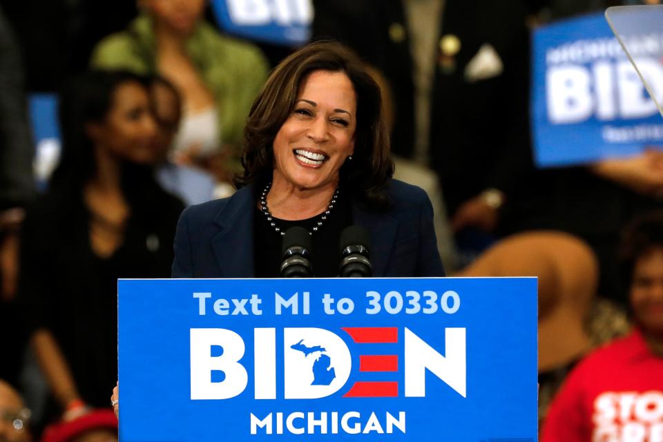 Als noch Wahlkampfveranstaltungen erlaubt waren, rührte Kamala Harris bereits die Werbetrommel für Biden, wie hier im März in Detroit. (Bild: JEFF KOWALSKY/AFP via Getty Images)