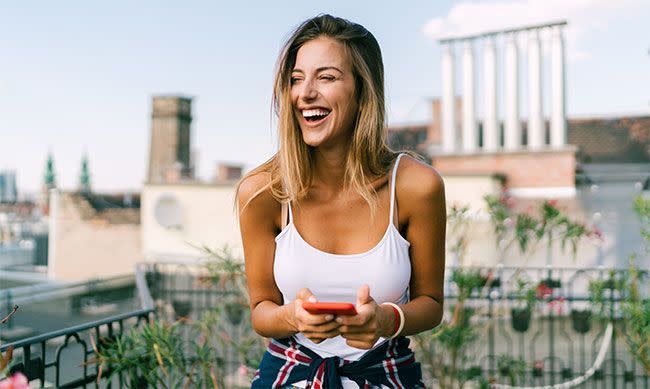 Une femme sur un site de rencontre.