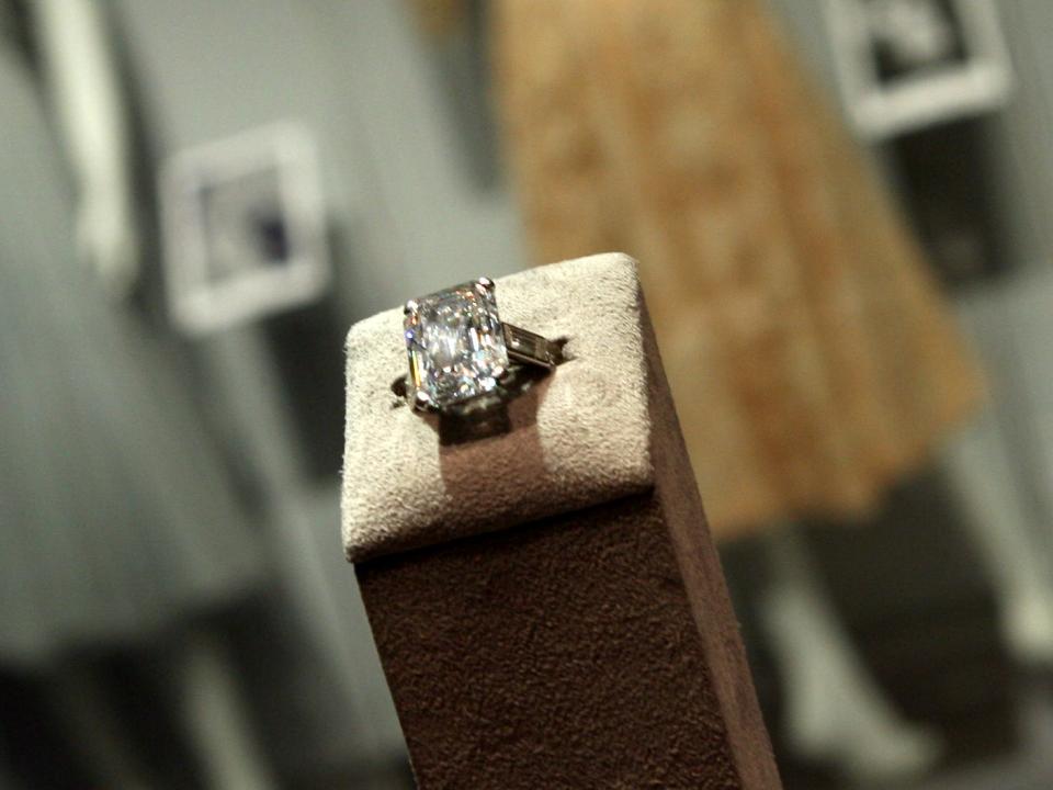 grace kelly engagement ring display