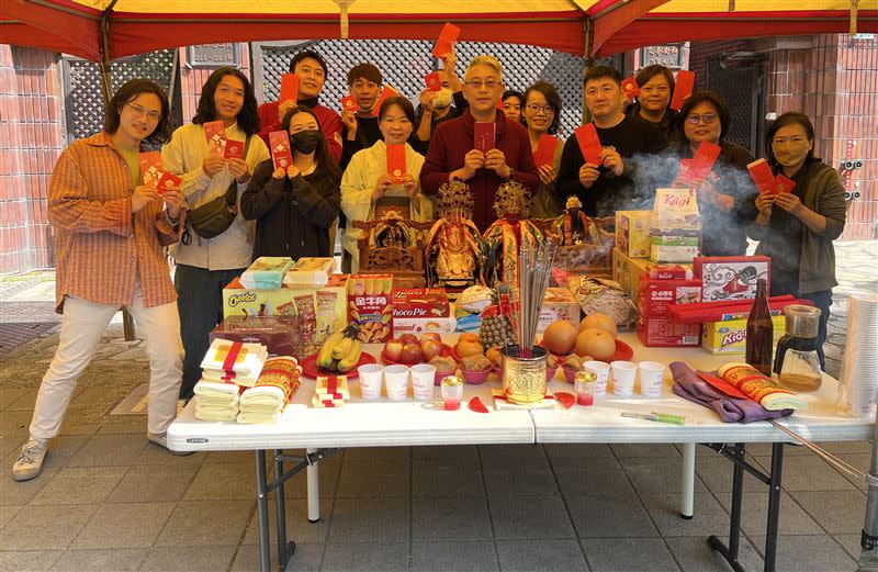 春河劇團大陣仗舉行開工祈福儀式。（圖／春河劇團提供）