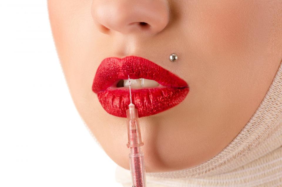 Monroe piercing：命名自瑪麗蓮夢露，位於上唇左側位置
