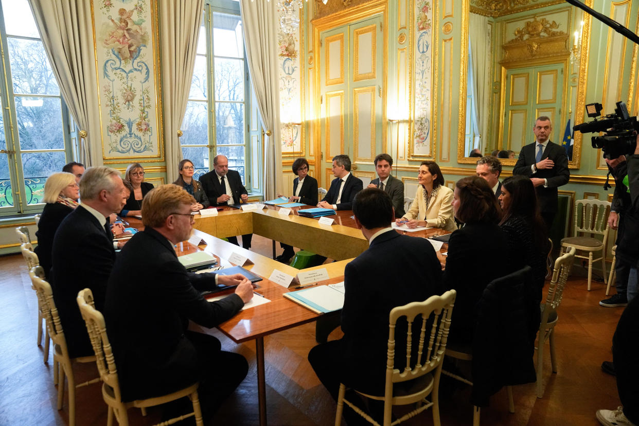 TRIBUNE - « Dix ministres sur quinze sont franciliens, Mr le Président, la France n’est pas que parisienne ! » - Photo du premier Conseil des ministres du gouvernement Attal, ce vendredi 12 janvier 2024