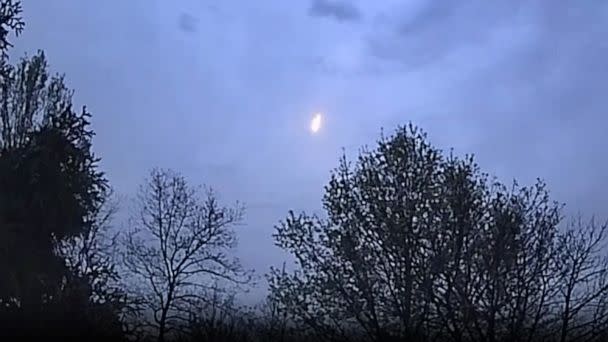 PHOTO: In this screen grab from video, a possible fireball is shown in the sky above Center Grove, Ind., on April 21, 2023. (Bryan Bunton)