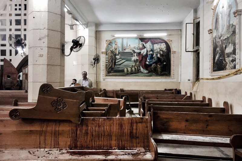 埃及坦塔科普特人基督教徒的聖喬治教堂9日遭到炸彈攻擊，造成慘重死傷（AP）