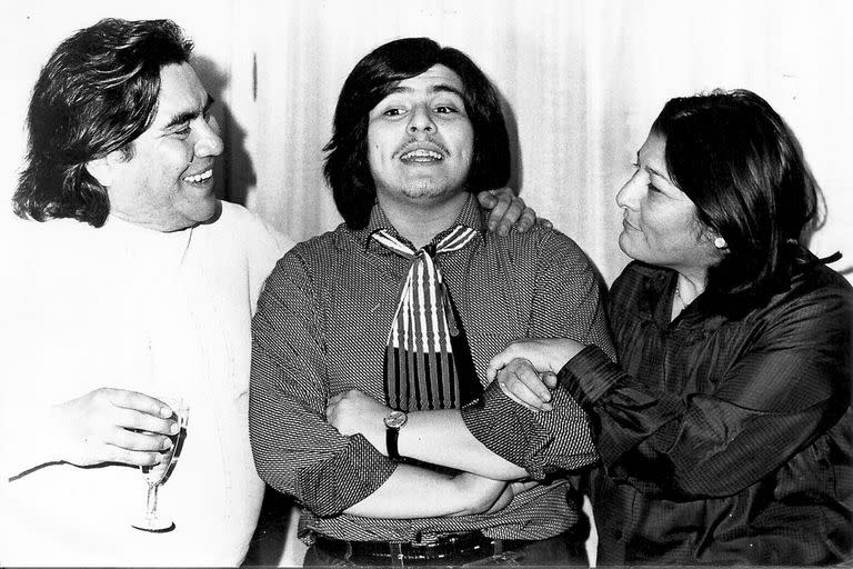 Mercedes Sosa junto a su esposo, Oscar Mathus y su hijo, Fabián Mathus