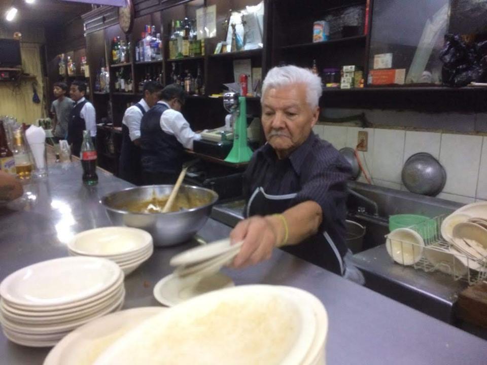 El cierre de la cantina Nuevo León, un ícono de tradición en la CDMX | Foto: Ivon Álvarez