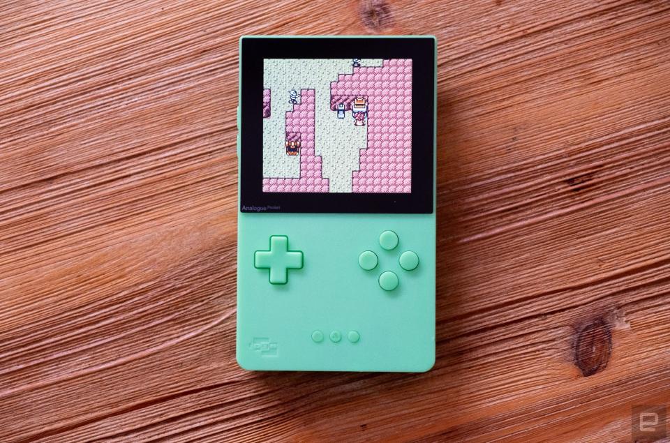 Το παιχνίδι Dragonyhm Game Boy Color παίζεται στην κονσόλα χειρός Analogue Pocket.