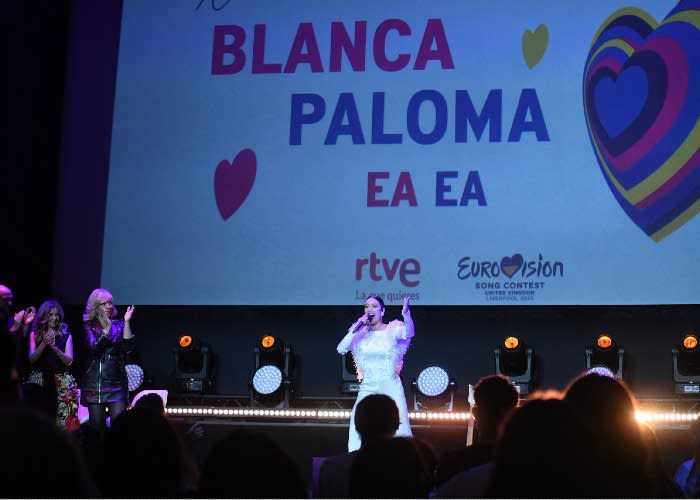 Blanca Paloma canta Eaea