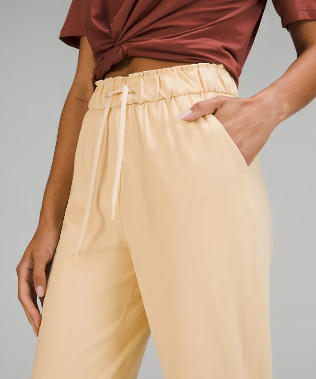 Looking for office outfit ideas/inspiration for the Stretch high-rise pant  7/8 length : r/lululemon