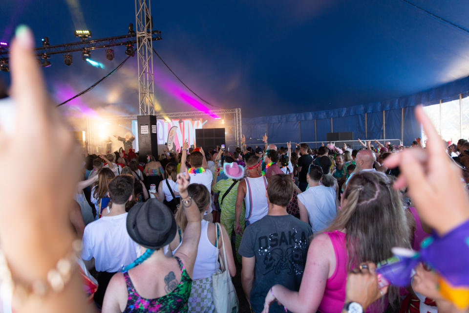 The crowd danced in unison in the tents. (Christian Cassiel)