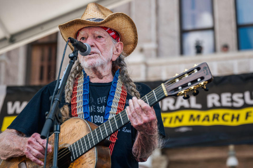 willie playing on stage