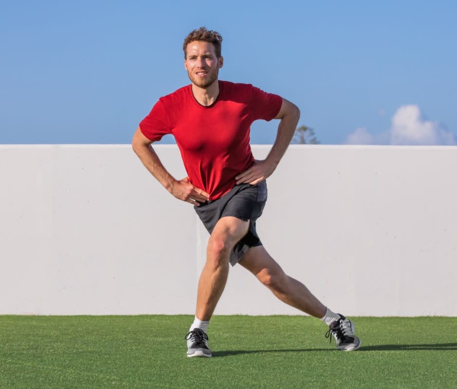 How to Do It:<ol><li>Stand holding a plate or dumbbell, or perform this exercise without weight.</li><li>Step your right foot out to the side while hinge your hips back, and come into a lateral lunge.</li><li>Push off this foot and rise to a standing position. Then immediately bring your right leg into a curtsy lunge behind your body.</li><li>Alternate legs and repeat.</li></ol>