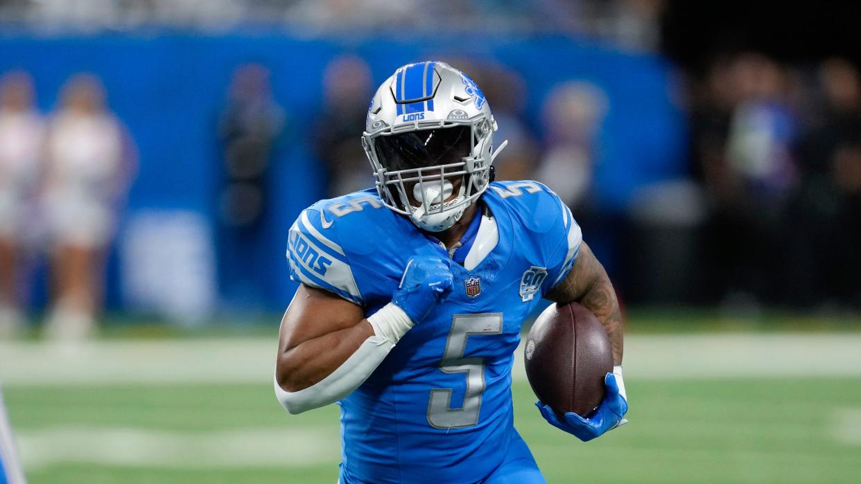 Detroit Lions running back David Montgomery (5) runs the ball for a touchdown against the Carolina Panthers during an NFL football game in Detroit, Sunday, Oct. 8, 2023.