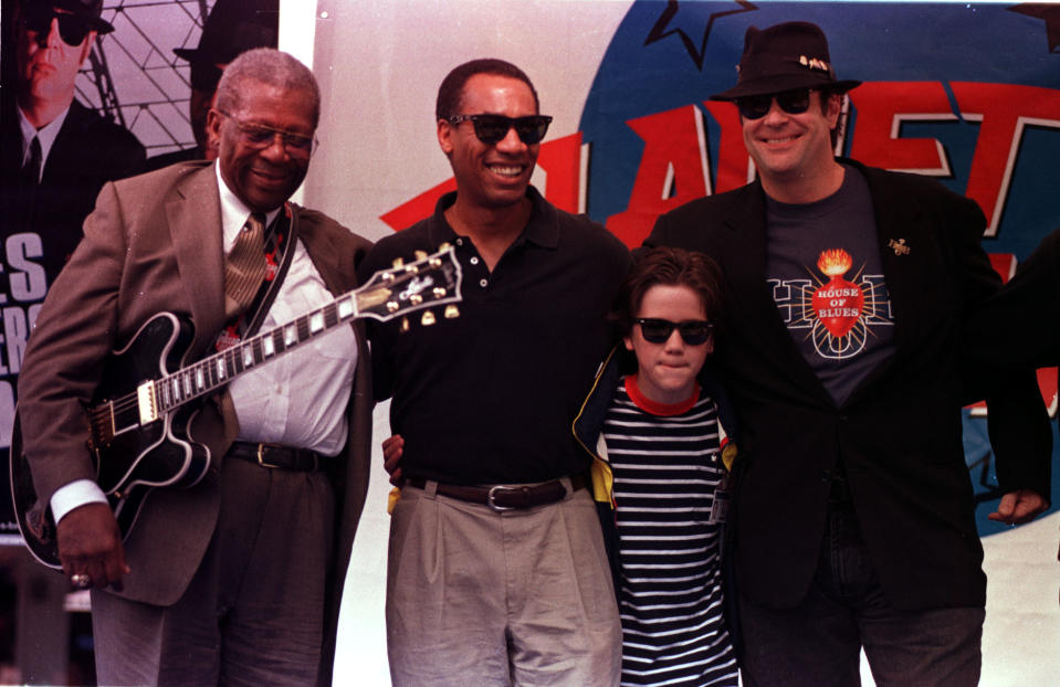 (L-R): B.B. King, Joe Morton, J. Evan Bonifant and Dan Aykroyd outside of Planet Hollywood in Cannes for "Blues Brothers 2000"