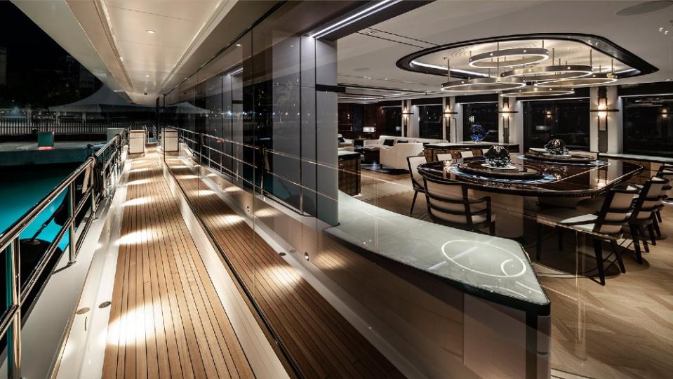 Heesen's Lusine superyacht