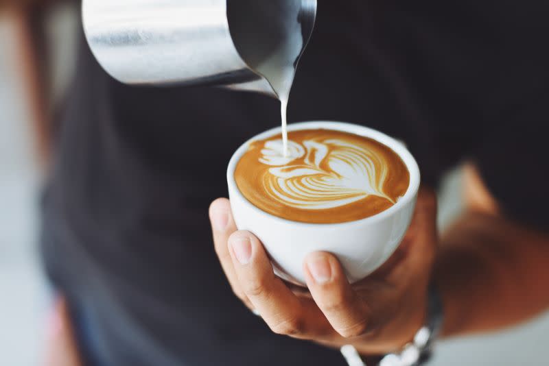 ▲咖啡不少人每天都要來上一杯，因此不少超商都祭出優惠來搶客。（示意圖／翻攝自《Pixabay》）