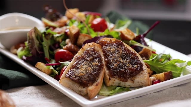 Zazz Salad with tomatoes, caramelised sweet onion bruschetta