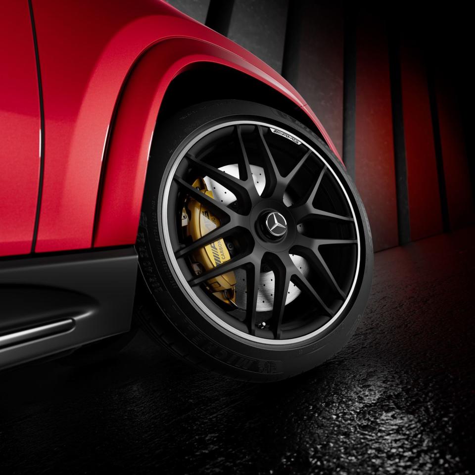 <p>Stylish new wheel designs round out the visual changes to the GLE's exterior.</p>