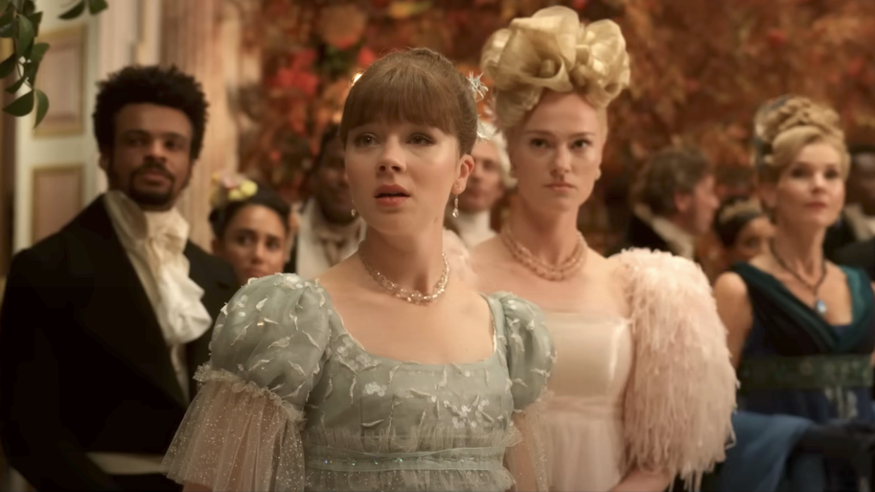  Eloise and cressida cowper looking surprised on bridgerton season 3. 