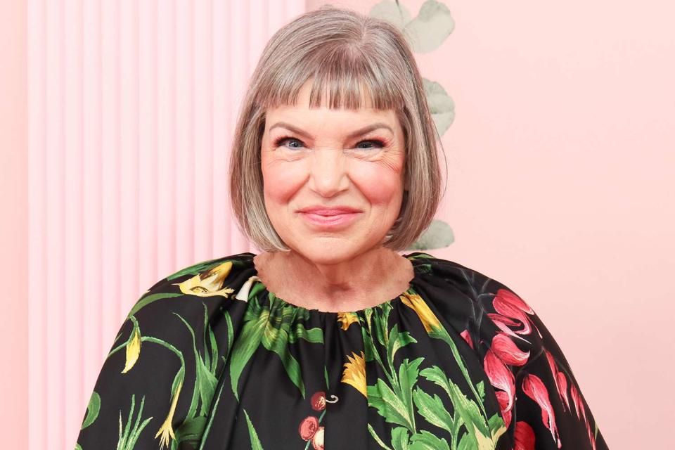 <p>Rodin Eckenroth/WireImage</p> Mindy Cohn at the 