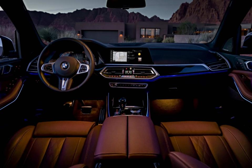 全新世代BMW X5導入全數位虛擬座艙，含原廠中文智能衛星導航系統，整合12.3吋中控觸控大螢幕與12.3吋數位儀表板（圖片來源：BMW）