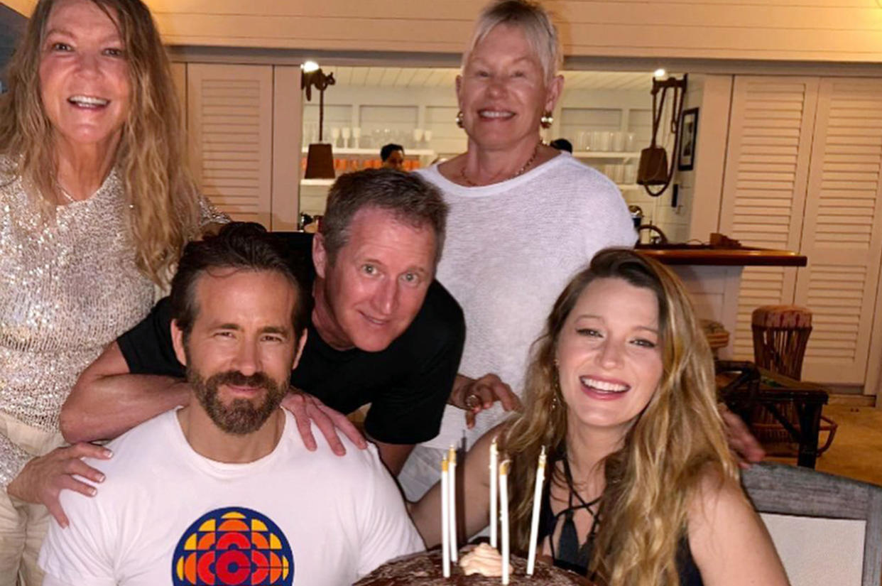 Ryan Reynolds (lower l.) with brother Terry, Mom Tamara Lee (c.) and wife Blake Lively.  (vancityreynolds via Instagram)