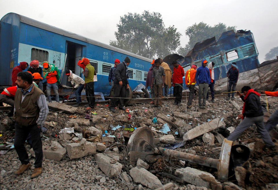 Train derails in northern India