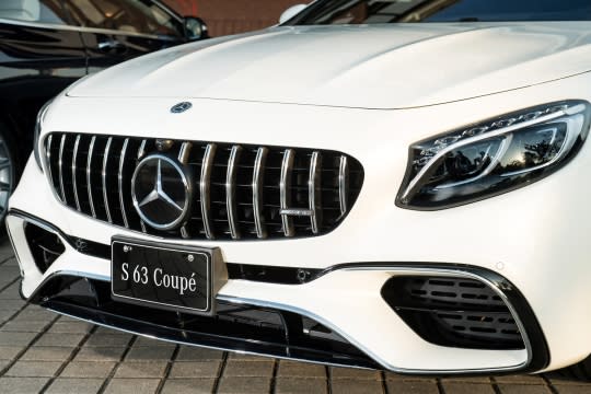 Mercedes-AMG S 63 4MATIC+ Coupé身為全新S-Class Coupe 的頂級性能代表，從外觀就能見識不凡。