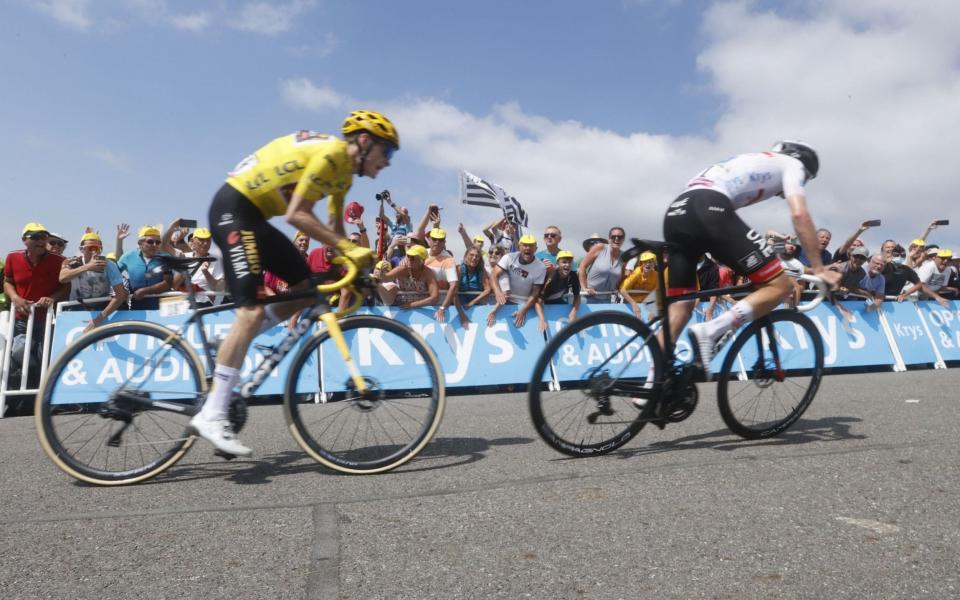 Pogacar makes his dart for the finish line leaving Vingegaard - SHUTTERSTOCK