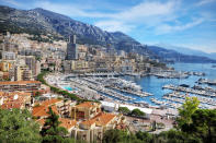 <p>Sul podio c’è anche il Principato di Monaco, con il pieno a Montecarlo che costa 1,98 dollari al litro. (Credits – Getty Images) </p>