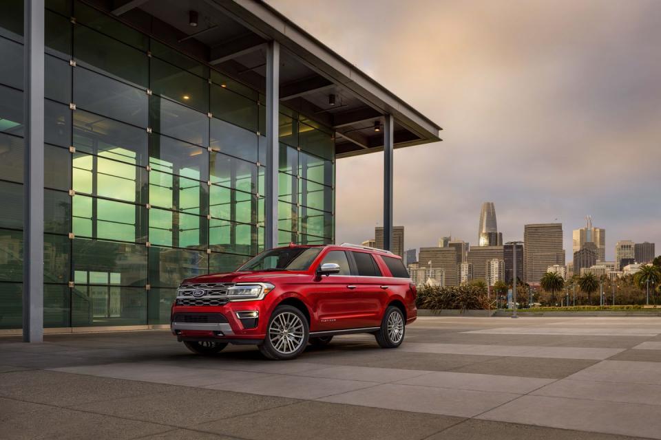 <p>2022 Ford Expedition Platinum</p>