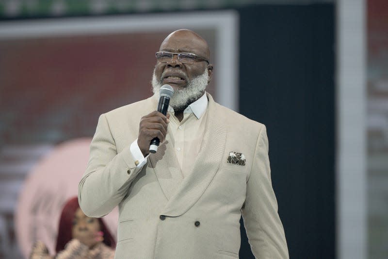 ARLINGTON, TEXAS - SEPTEMBER 16: Bishop T.D. Jakes speaks on stage during the Woman Evolve 2023 day 3 at Globe Life Field on September 16, 2023 in Arlington, Texas