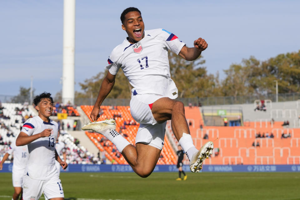 Justin Che of the United States celebrates scoring his side's 3rd goal against New Zealand during a FIFA U-20 World Cup round of 16 soccer match at the Malvinas Argentinas stadium in Mendoza, Argentina, Tuesday, May 30, 2023. (AP Photo/Natacha Pisarenko)