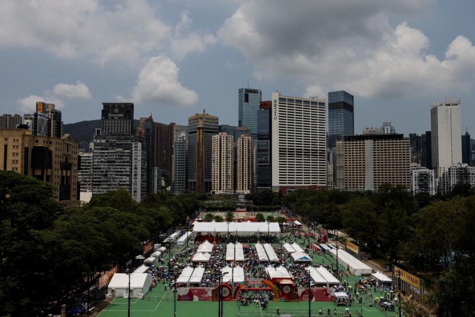 2023年6月3日，親中團體在香港歷年舉辦六四紀念活動的維多利亞公園辦了中國美食展。路透社