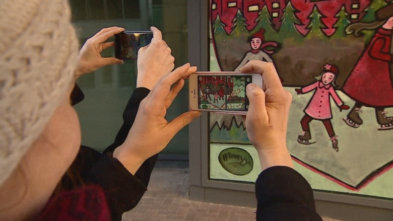 Holiday augmented reality window art makes 'jaws drop,' organizer says