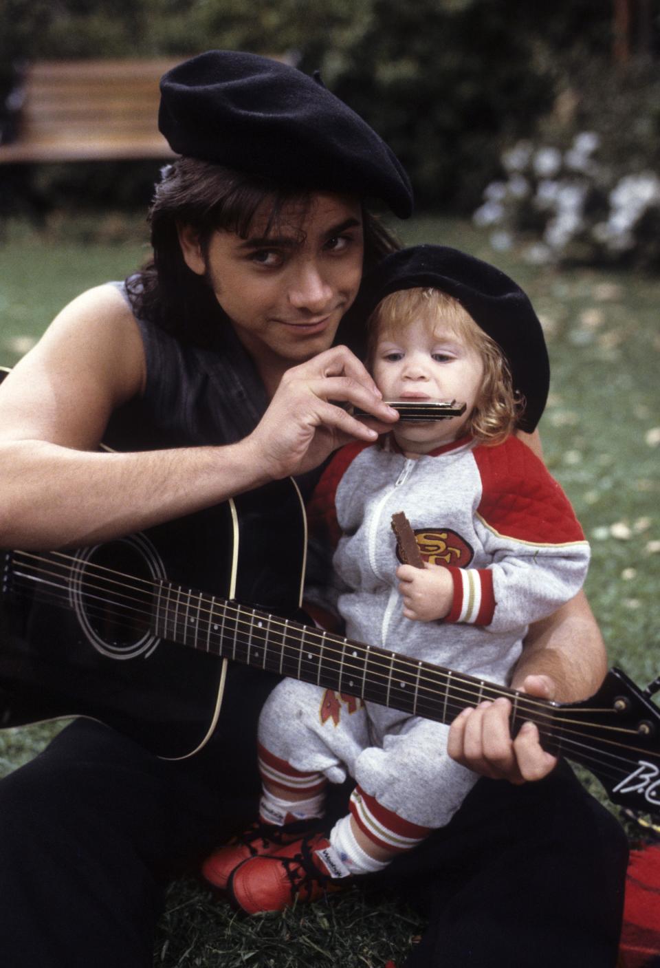 FULL HOUSE - "Just One of The Guys" - Airdate: March 4, 1988. (Photo by ABC Photo Archives/Disney General Entertainment Content via Getty Images)JOHN STAMOS;MARY-KATE/ASHLEY OLSEN