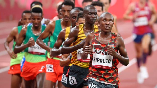 Rhonex Kipruto, Kenya distance running star, gets suspended