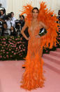 Tampoco pasó desapercibida en la pasada MET Gala con su indescriptible Versace naranja. (Foto: Jennifer Graylock / Getty Images).