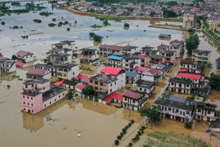 Vue aérienne des inondations à Juijiang, dans la province du Jiangxi, le 2 juillet 2024 en Chine (STRINGER)